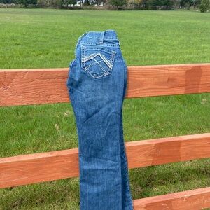 25r ariat jeans